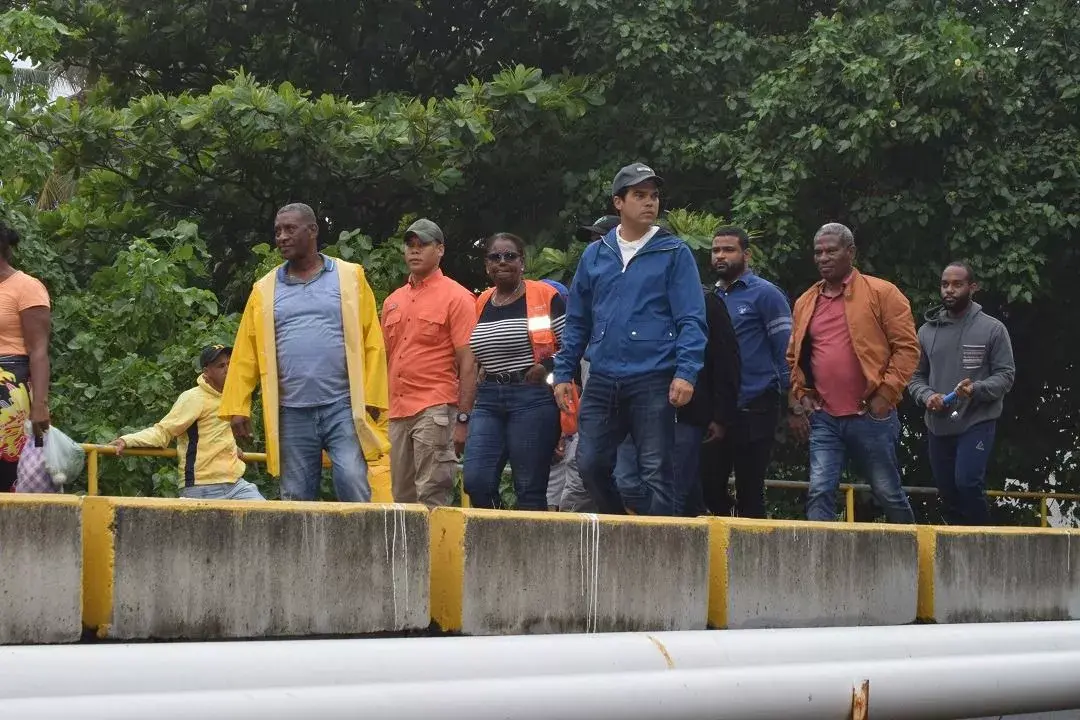 Wellington Arnaud recorre puntos críticos cañadas Bella Vista y Ñagá, en Haina