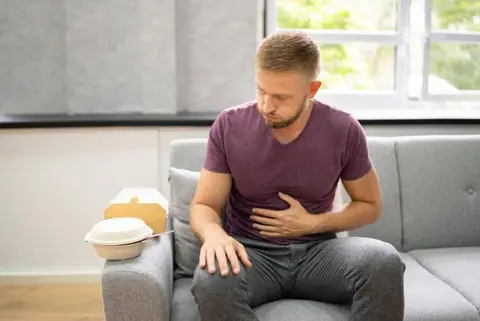 ¿Un “pedo” puede causar dolor en el pecho similar a un ataque al corazón?