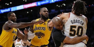 Lakers-Nuggets y Suns-Warriors abrirán la NBA 2023-24; Wembanyama debuta ante Doncic