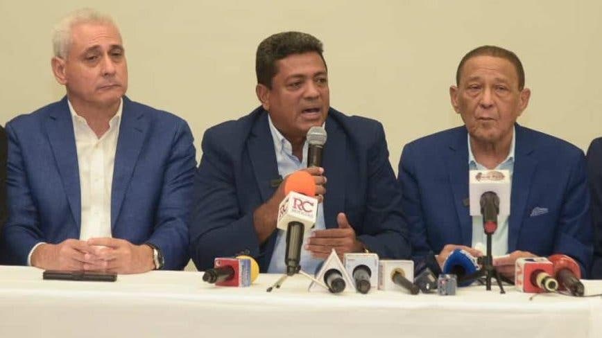 ¿Crisis en PRD por alianza opositora? Renuncian Junior Santos, Fiquito Vásquez y otros dirigentes