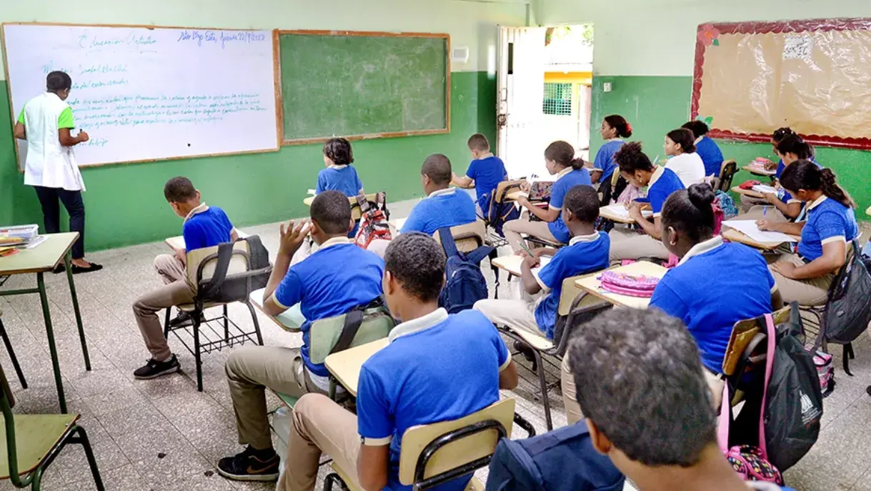 Directivos de escuelas esperan libros a tiempo