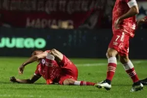 La escalofriante lesión de Luciano Sánchez en partido Argentinos vs Fluminense