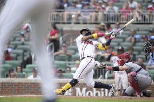 Con jonrones de Acuña, Riley y Olson, Bravos apalean 12-5 a Angelinos