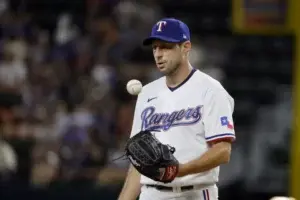 Max Scherzer poncha a 9 en 6 entradas en su debut con los Rangers