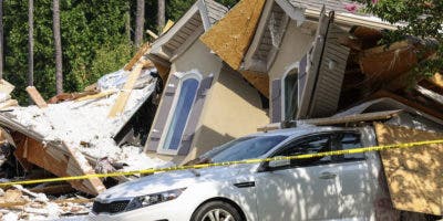 El padre del cornerback de la NFL Caleb Farley muere en una explosión en una casa