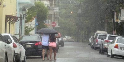 Franklin se mueve sobre República Dominicana con lluvias torrenciales