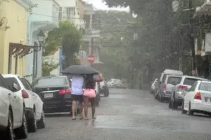 Franklin se mueve sobre República Dominicana con lluvias torrenciales