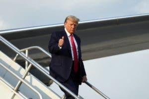 Trump se entrega en una cárcel de Georgia para ser fichado por su imputación