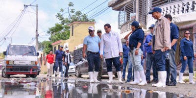 Salud Pública realiza operativo en Manoguayabo tras inundaciones por tormenta Franklin