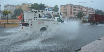Intensas lluvias en República Dominicana tras tocar tierra la tormenta tropical Franklin