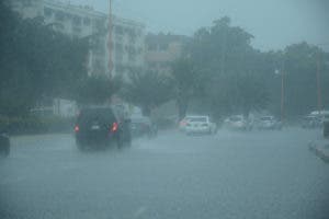 Franklin sigue su camino hacia República Dominicana, con lluvia fuerte e inundaciones