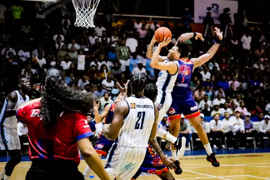 Titanes vencen a Reales y obligan a juego decisivo Gran final LNB