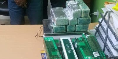 Arrestan argentino con ocho paquetes de cocaína escondidos en cajas de brownies