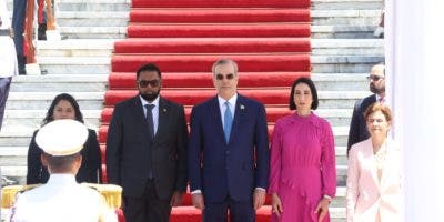 Presidente Abinader recibe a su homólogo de Guyana en el Palacio Nacional