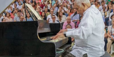 Rafael Solano Llena de Magia el parque Las Praderas con su «Piano bajo la luna»