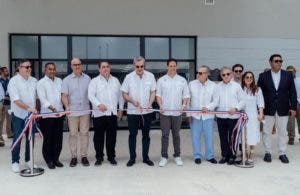 Presidente Abinader entrega Hospital Municipal de Verón