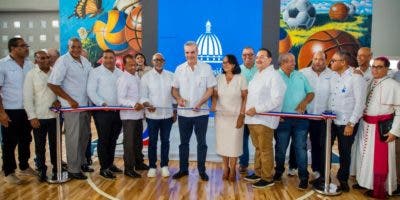 Presidente Abinader entrega remozado polideportivo Héctor Monegro «El Vikingo», en Hato Mayor