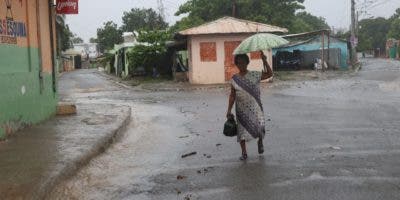 Tormenta Franklin: Crecida de río en Azua deja tres comunidades incomunicadas
