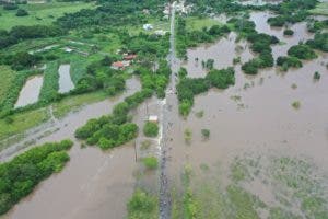 Tormenta Franklin: Varias comunidades siguen incomunicadas en el distrito municipal Hato Viejo