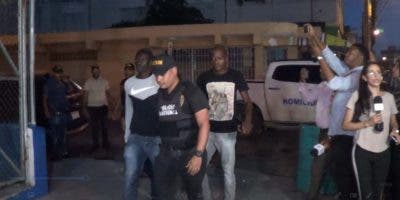 Apresan a dos haitianos sospechosos de la muerte de un primer teniente en la avenida Ecológica