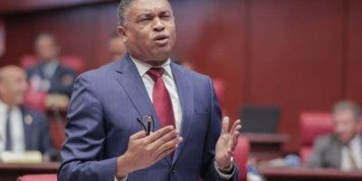 Gobierno dominicano actuó con “bravuconería” con cierre de frontera, dice Yván Lorenzo