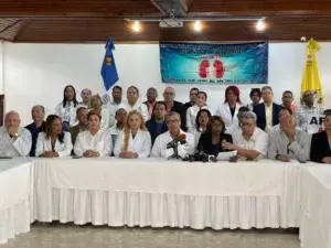 Médicos mantienen llamado a huelga por 48 horas a partir de este jueves