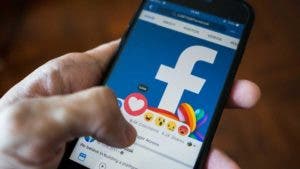 Facebook se cae brevemente en varios países y vuelve a la normalidad