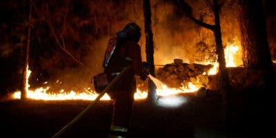 El incendio forestal en la isla de Tenerife no da tregua y provoca más evacuaciones