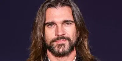 Juanes comparte un video donde sorprende a una fan y canta con ella desde su vehículo