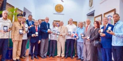 Efemérides pone a circular medalla conmemorativa del 160 aniversario del Grito de Capotillo y la Restauración 