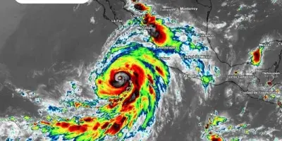 El huracán Hillary se debilita a categoría 3 y mantiene en alerta a Pacífico mexicano