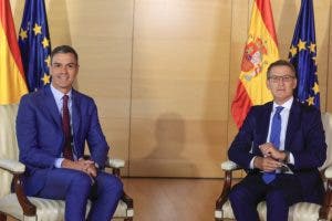 El PSOE rechaza apoyar el Gobierno de dos años que propone Feijóo: sólo quiere “salvar el pellejo”