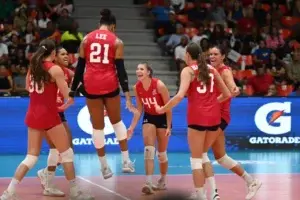 Estados Unidos saca épica victoria en cinco sets ante Reinas del Caribe