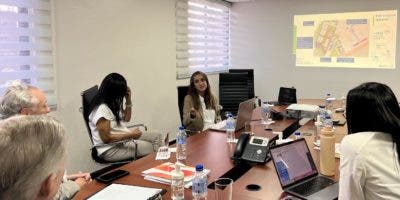 SAT presenta a Industriales Herrera proyecto para transformar gestión de residuos