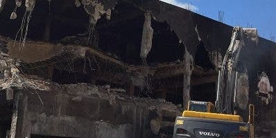 Edificios de explosión en San Cristóbal son demolidos