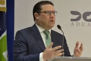 Aduanas llama a otorgamiento de licencias