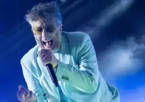 Fito Páez emociona con un rock único, limpio y de calidad