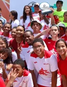 Marlins Arroyo Hondo campeones en natación