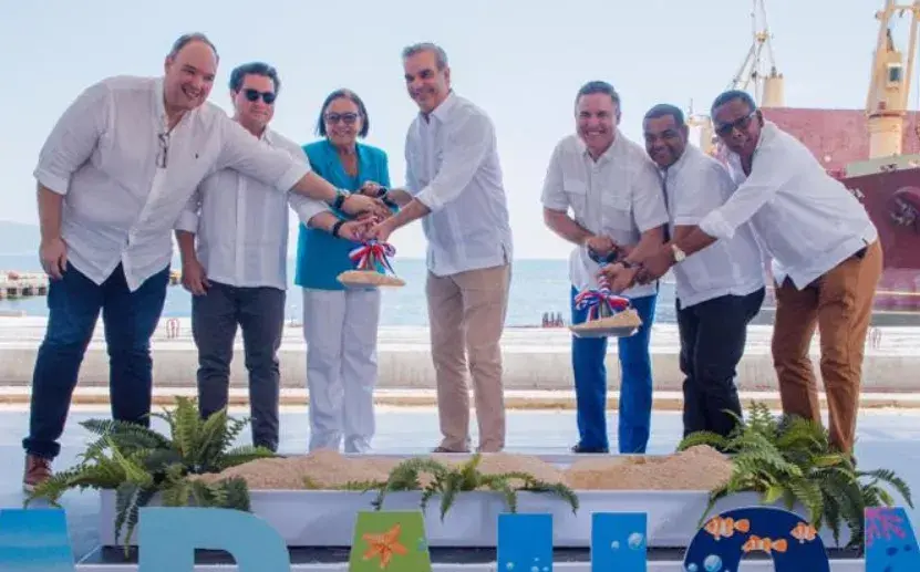 Abinader deja iniciados muelle y aeropuerto