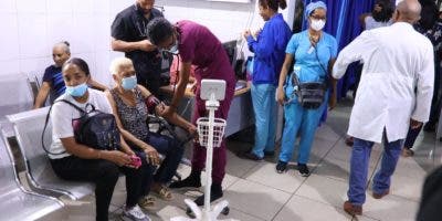Médicos suspenden paro por aumento casos de dengue