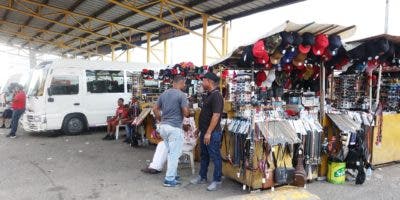 Vendedores kilómetro 9 autopista Duarte exigen reubicación o incentivo