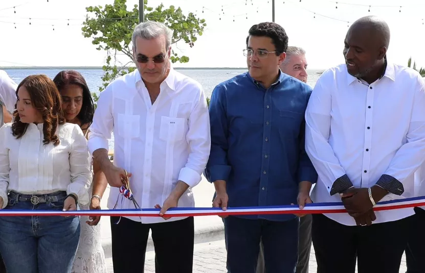 Abinader inauguró nuevo malecón de La Romana