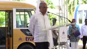 Gobierno pone en marcha sistema de transporte escolar en Santo Domingo