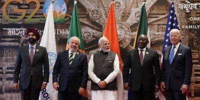 Los líderes del G20 cenan en Nueva Delhi con cubiertos revestidos en plata y oro