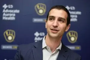 Mets contratan a David Stearns como presidente de operaciones de béisbol