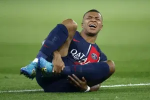 Mbappe se retira lesionado del clásico francés