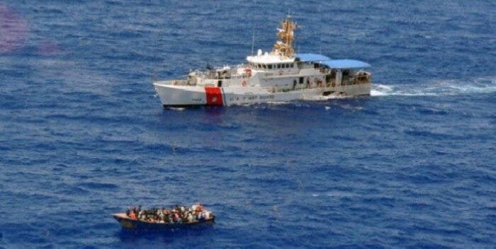 Repatrian a 65 migrantes dominicanos que fueron detenidos en aguas de Puerto Rico