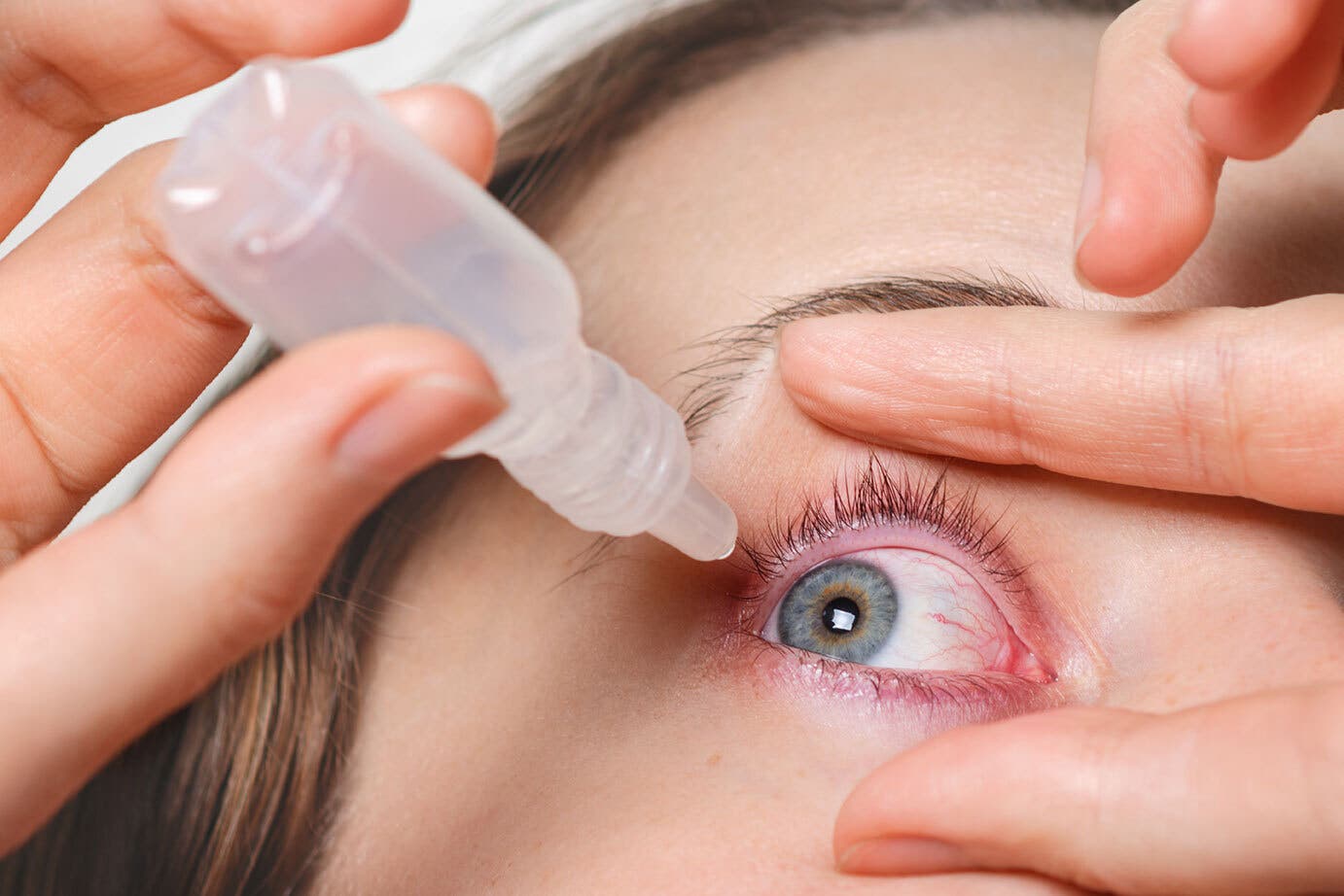 La FDA advierte uso de productos para los ojos que contienen plata