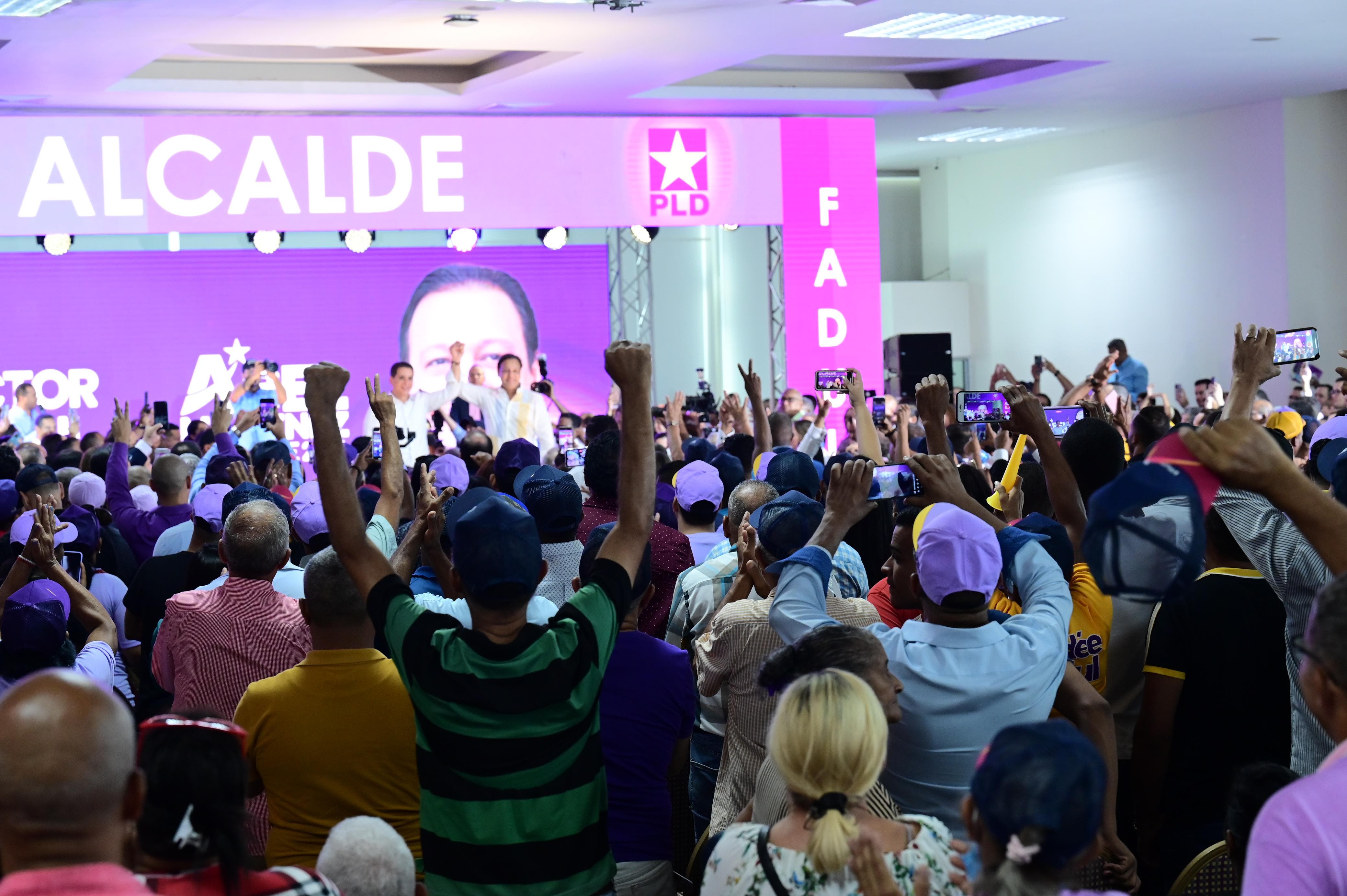 PLD proclama a Víctor Fadul como candidato alcalde por Santiago