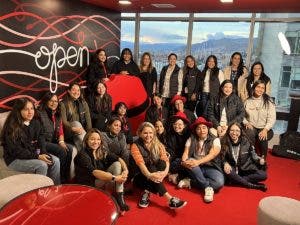 Estudiantes dominicanas reciben capacitación en Colombia sobre tecnología y emprendimiento